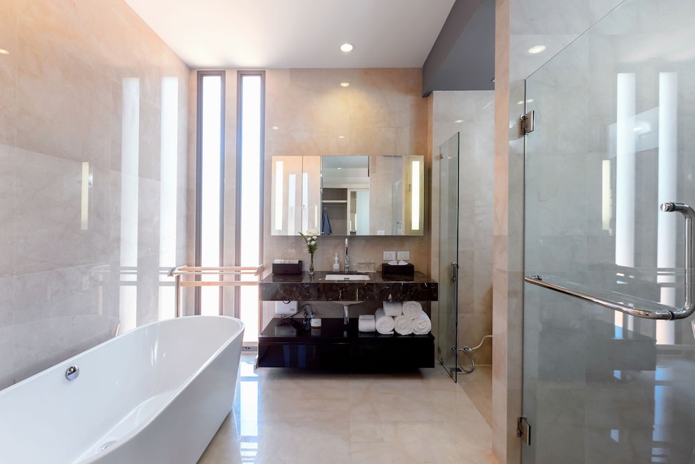 X10 Seaview Suites At Panwa Beach 11/63