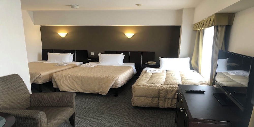 ROOM, TRIPLE
