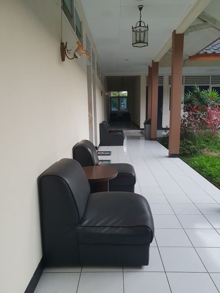 Hotel Cisarua Indah 19/36