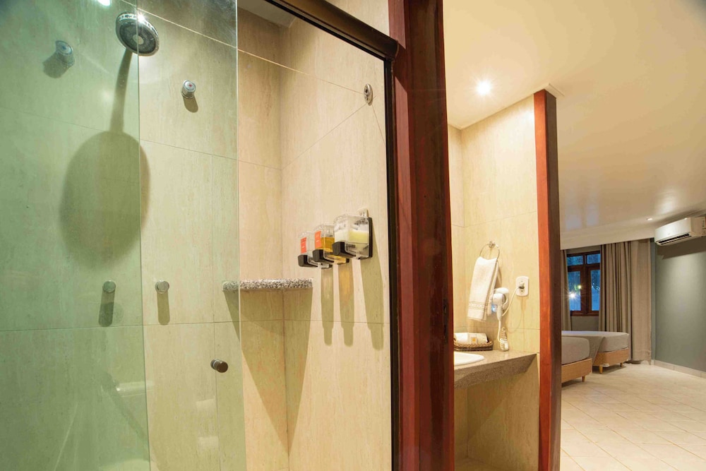 غرفة بريميوم فاخرة بسرير كينج وسرير فردي، ZAGAIA ECO RESORT 7/7
