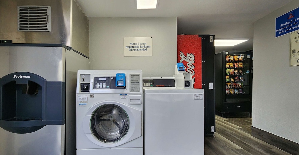 Motel6 Houston, TX - Medical Center/NRG Stadium photo3