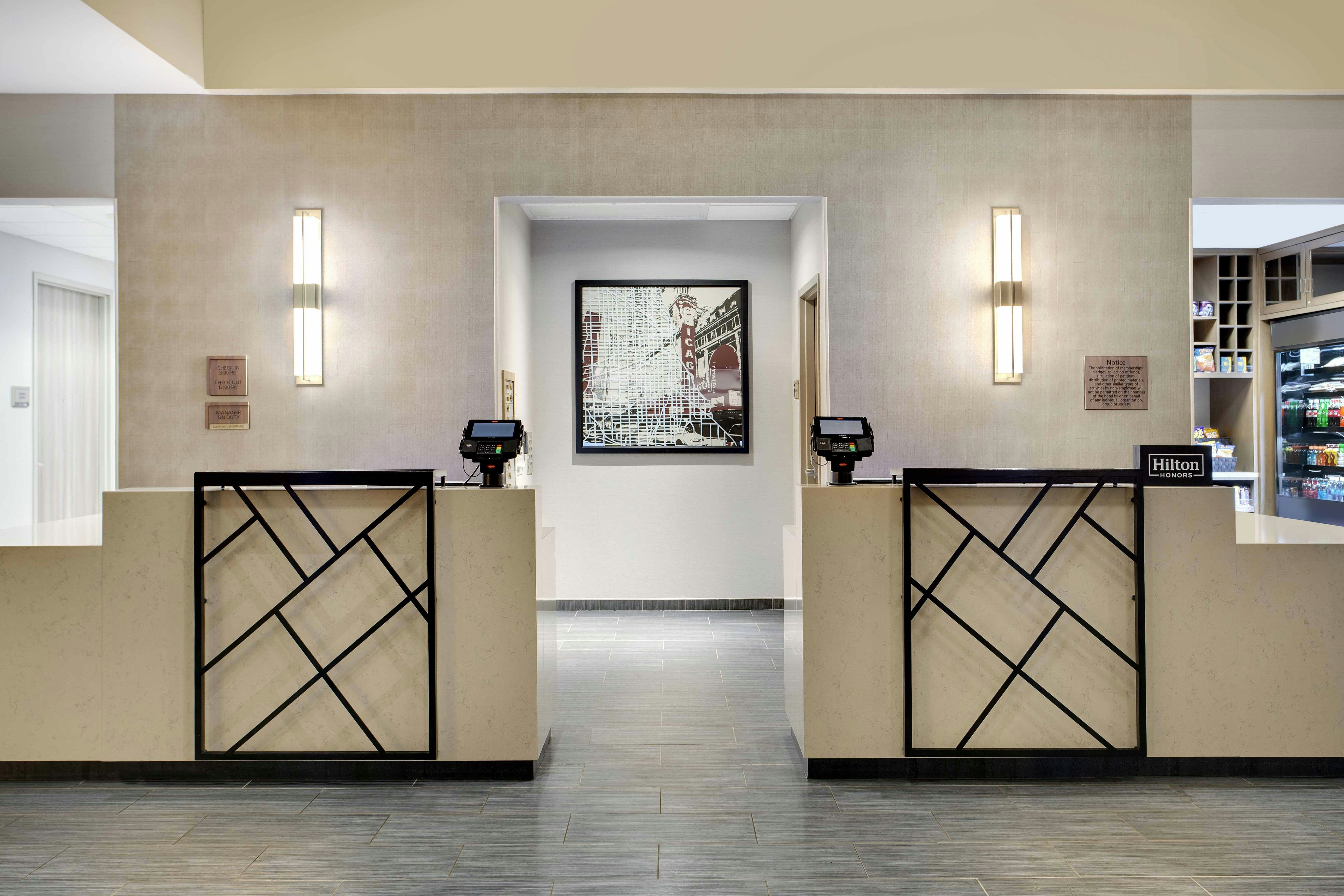 Lobby at DoubleTree by Hilton Chicago Midway Airport, CHICAGO - IL