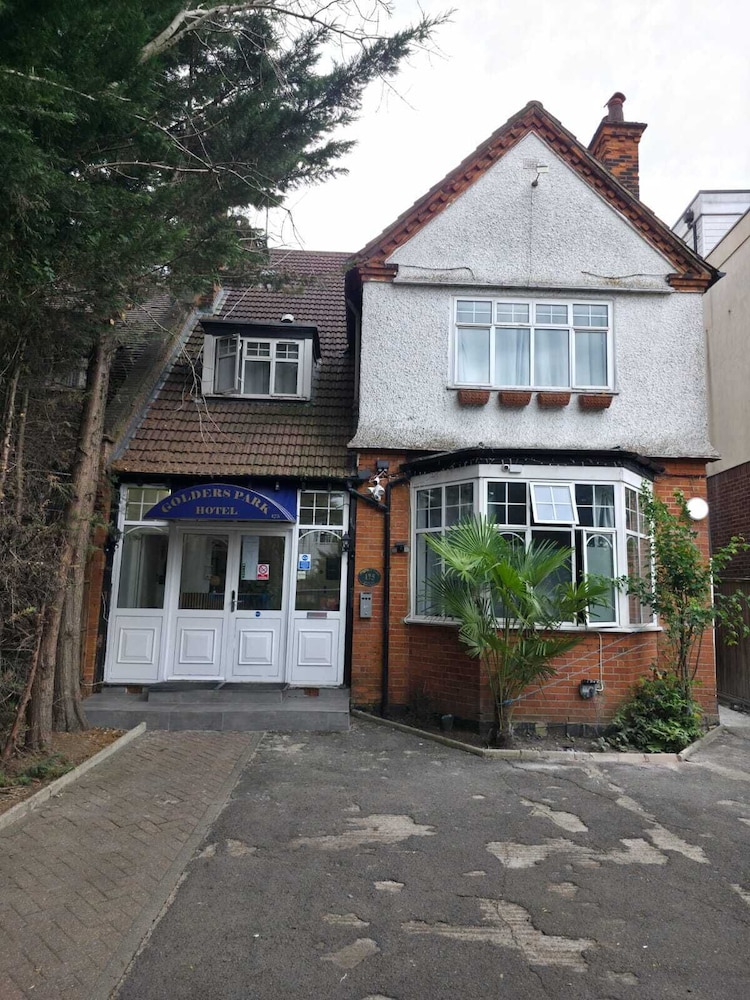 Golders Park Hotel 5/65