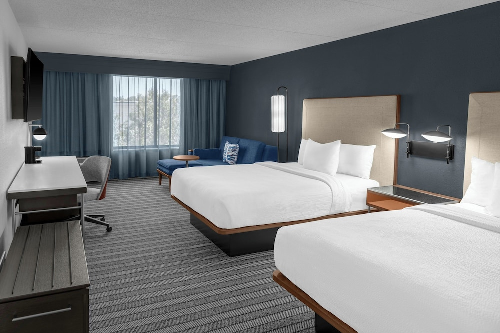 Room, 2 Queen Beds, Sofa