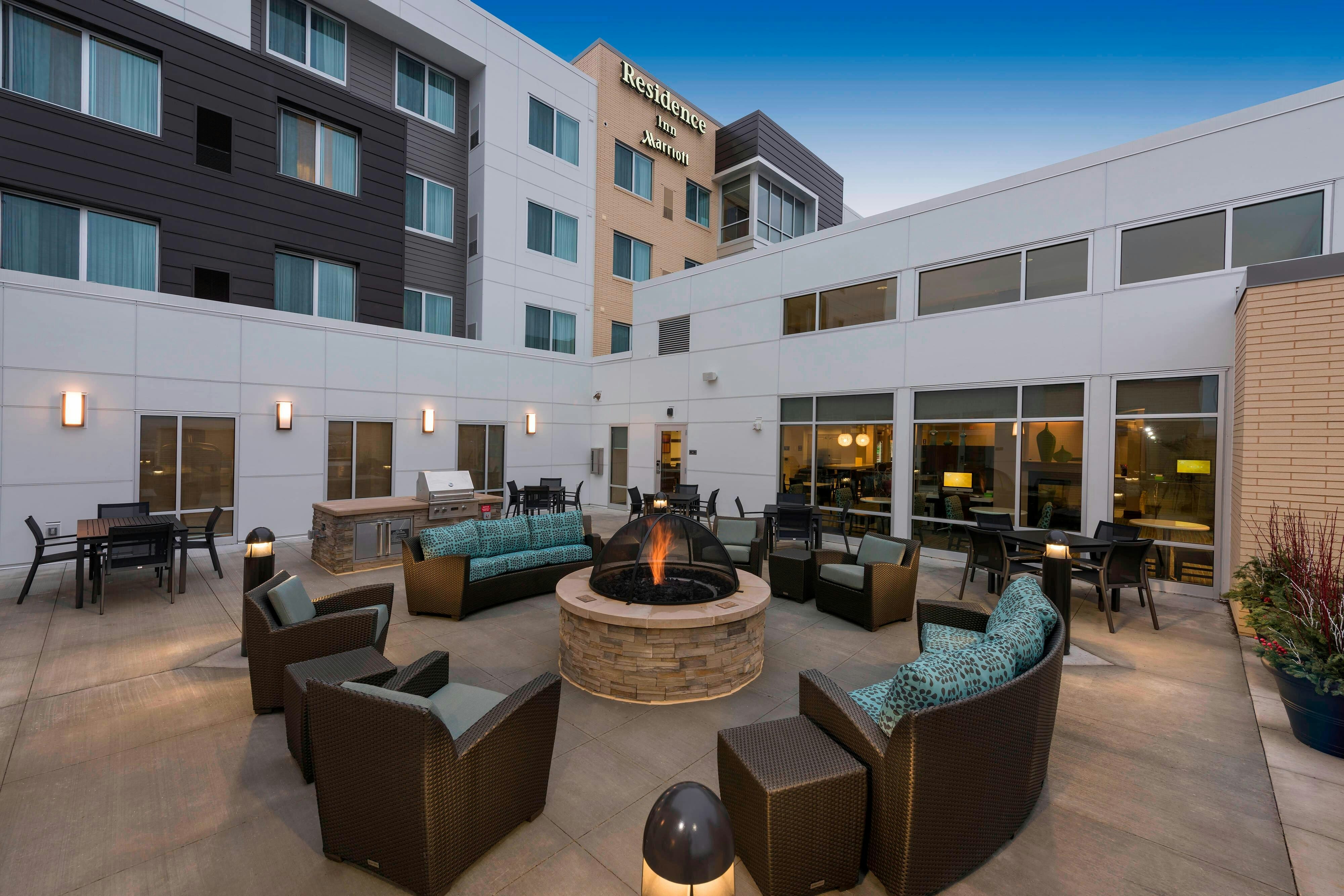 Residence Inn Milwaukee West 21/34