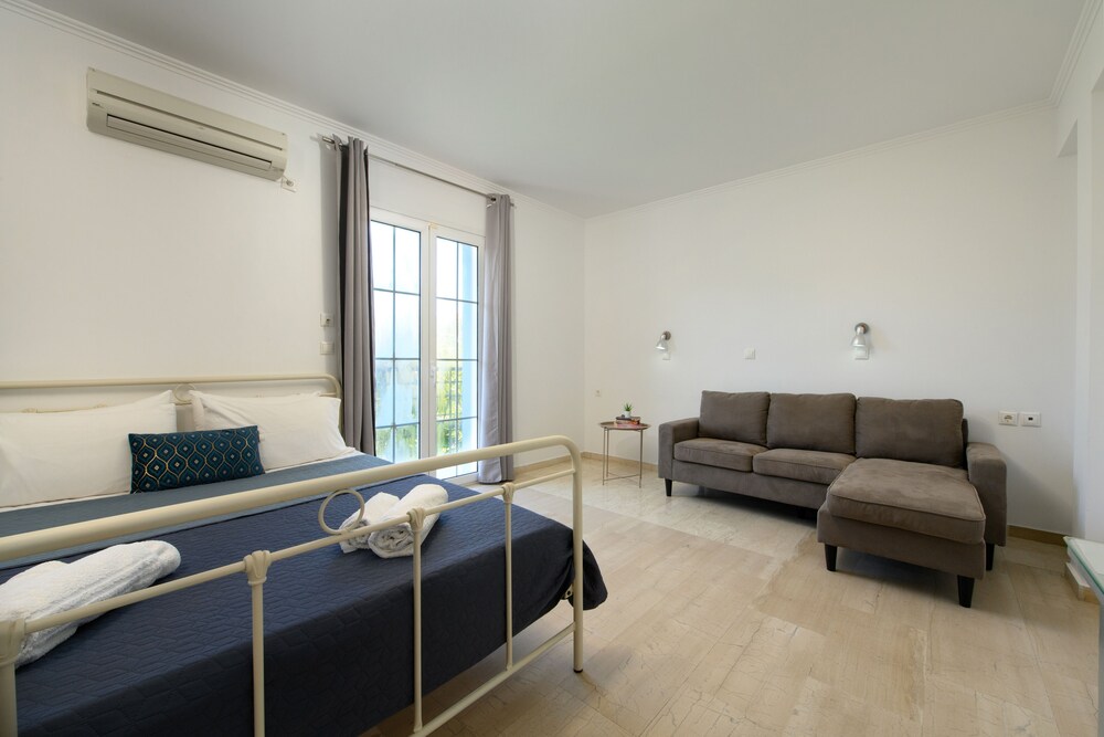 Aquarius Beach Aparthotel 46/69
