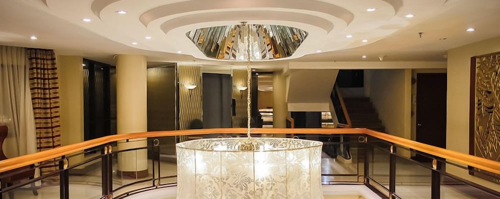 Royal Garden Hotel 13/44