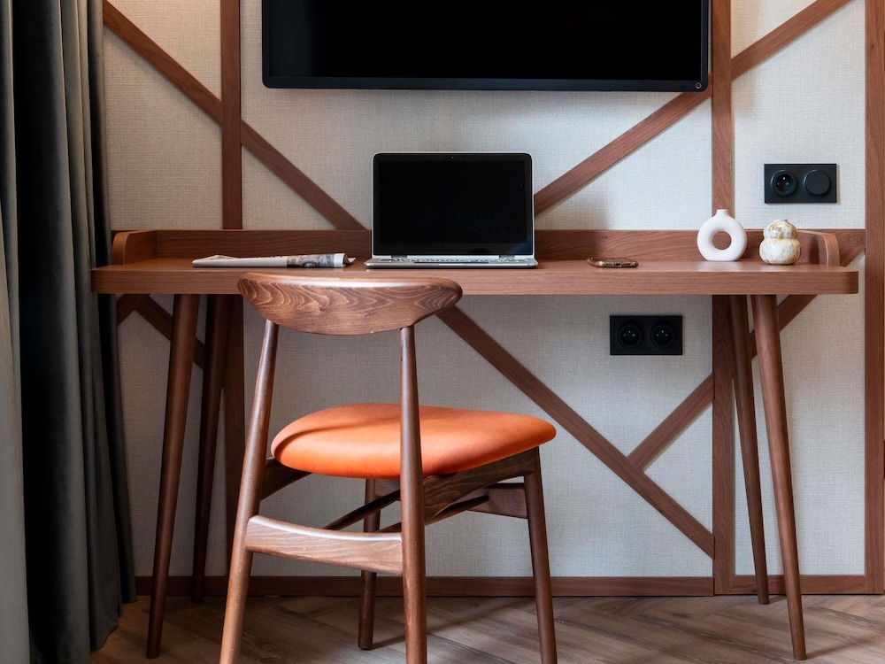 Mercure Rouen Champ de Mars 68/73