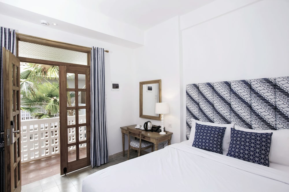 Adhisthana Hotel 35/69