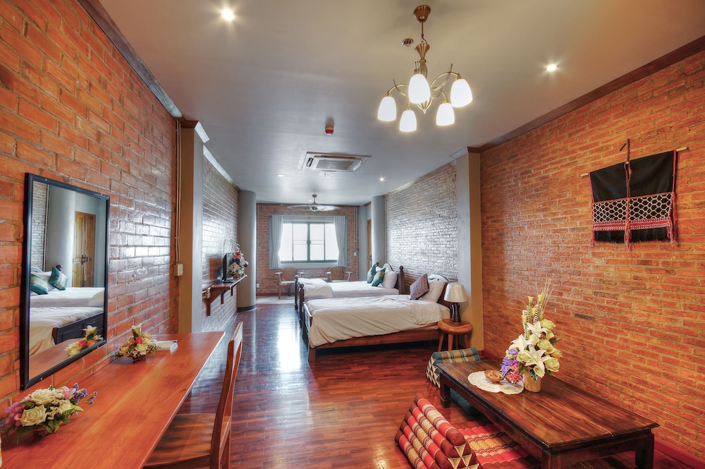 Saengpanya Home Boutique Hotel 50/65