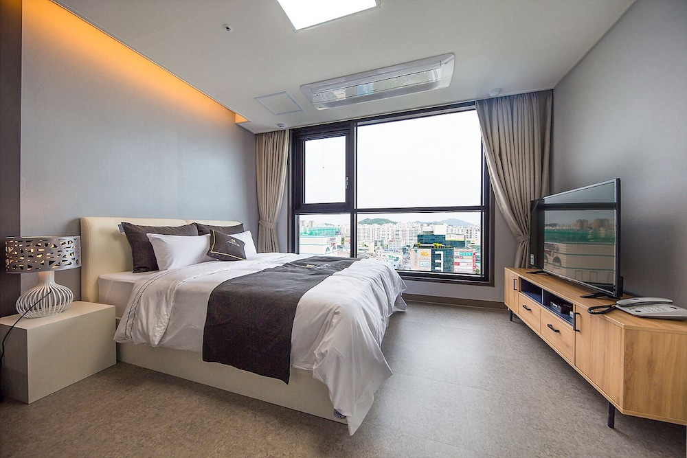 Shine Hotel 16/50
