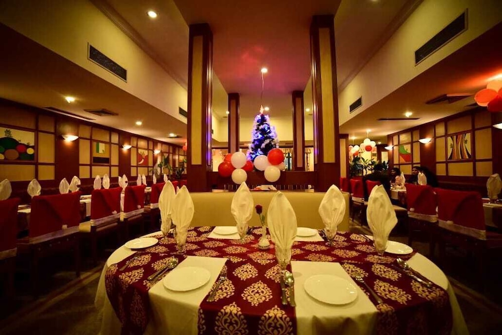 GRAND CONTINENTAL HOTEL 42/51