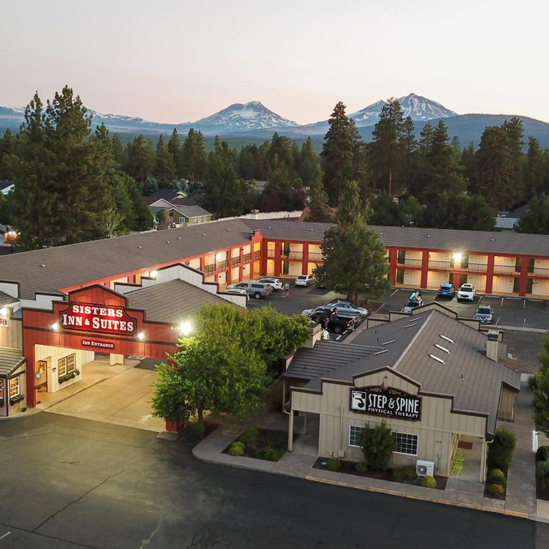 Sisters Inn & Suites 3/15