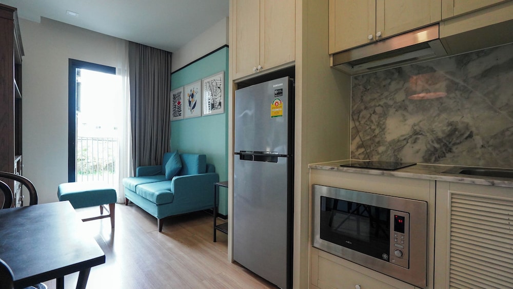 غرفة قياسية بسرير كينج، DLUX Condominium 9/10