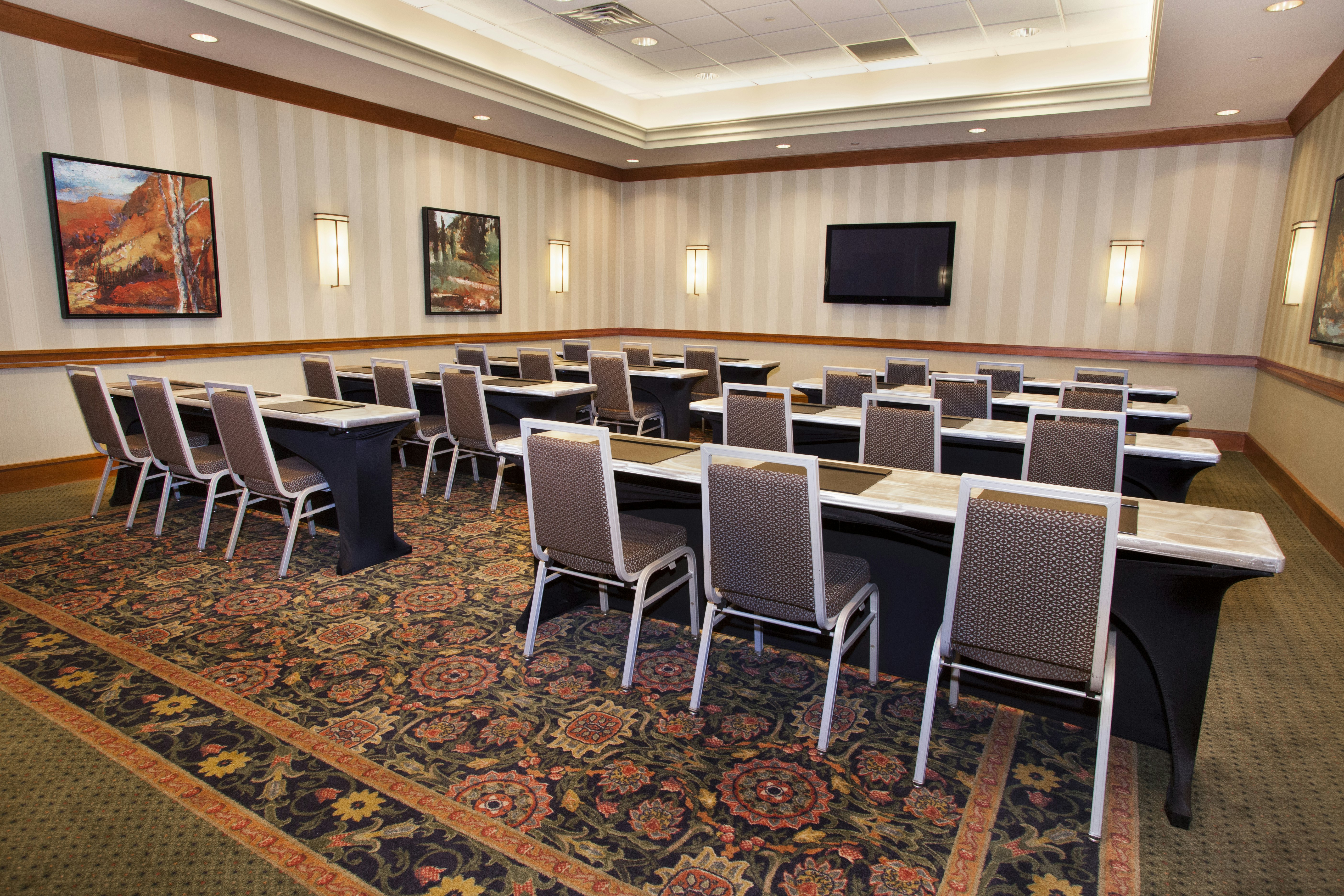 Hilton Chicago/Oak Brook Suites 35/56