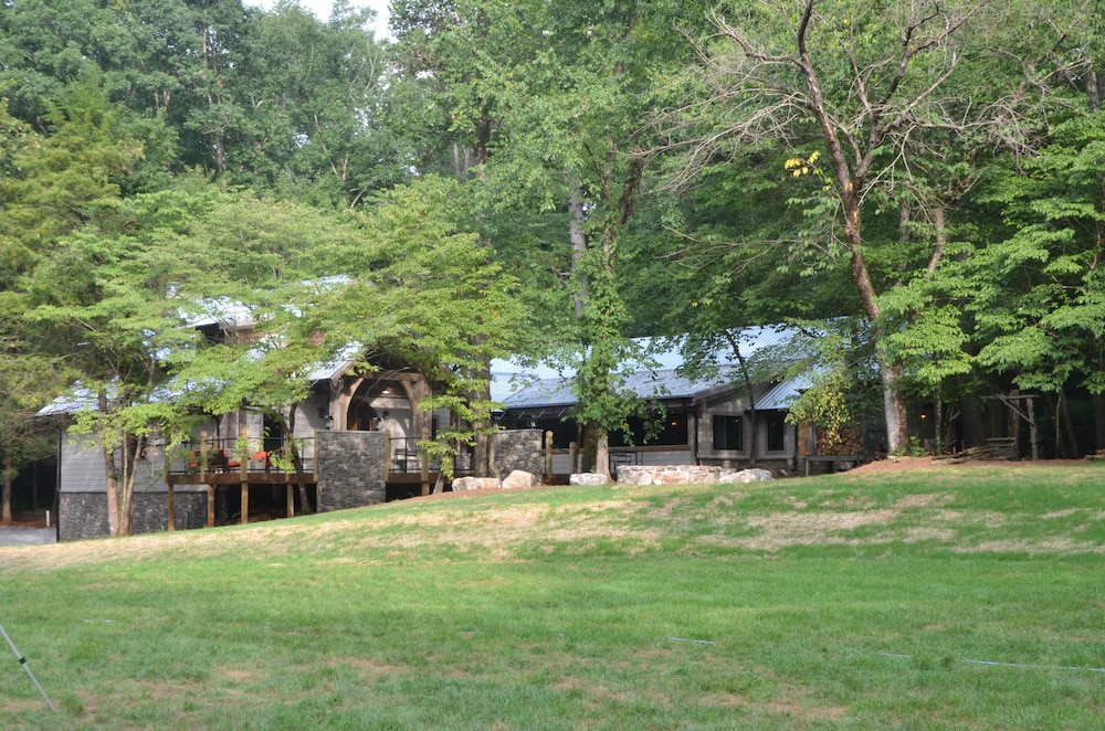 Dancing Bear Lodge 39/50