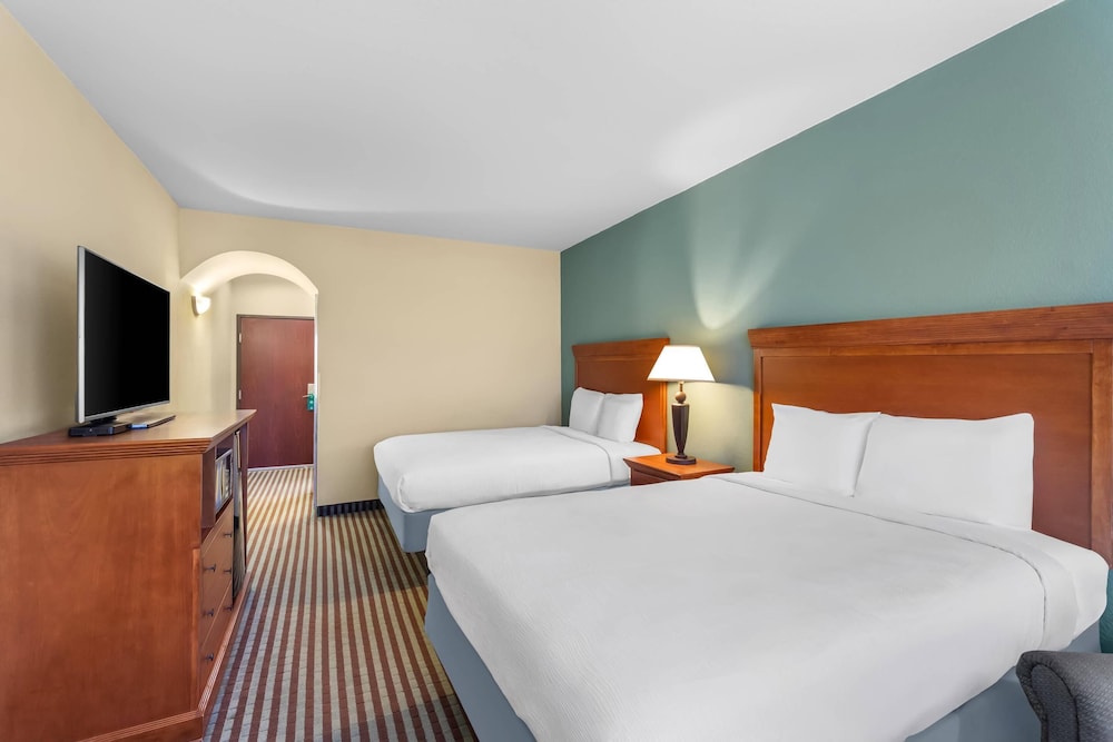 Quality Inn & Suites - Marlin 28/56