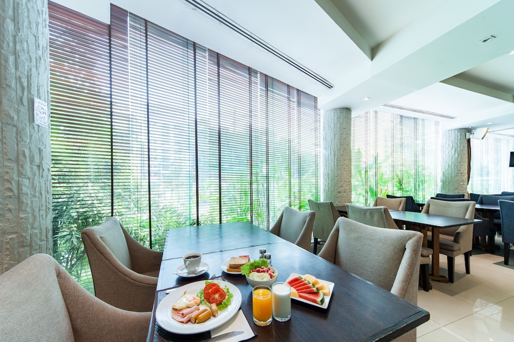 Lantana Resort Hotel 44/61