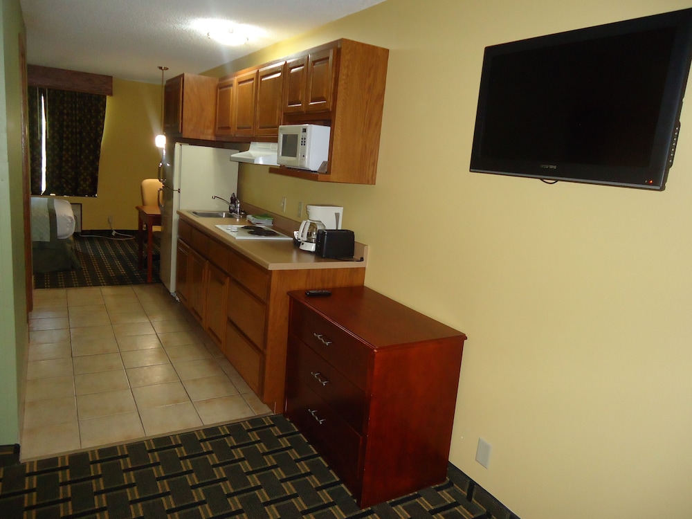Town House Extended Stay Hotel Downtown 12/64