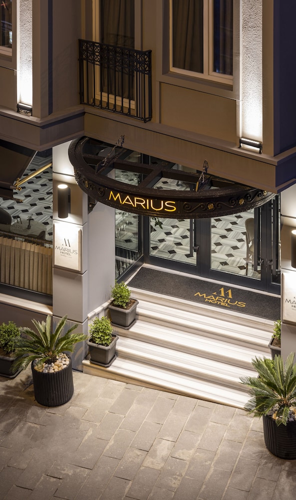 Marius Hotel 6/50