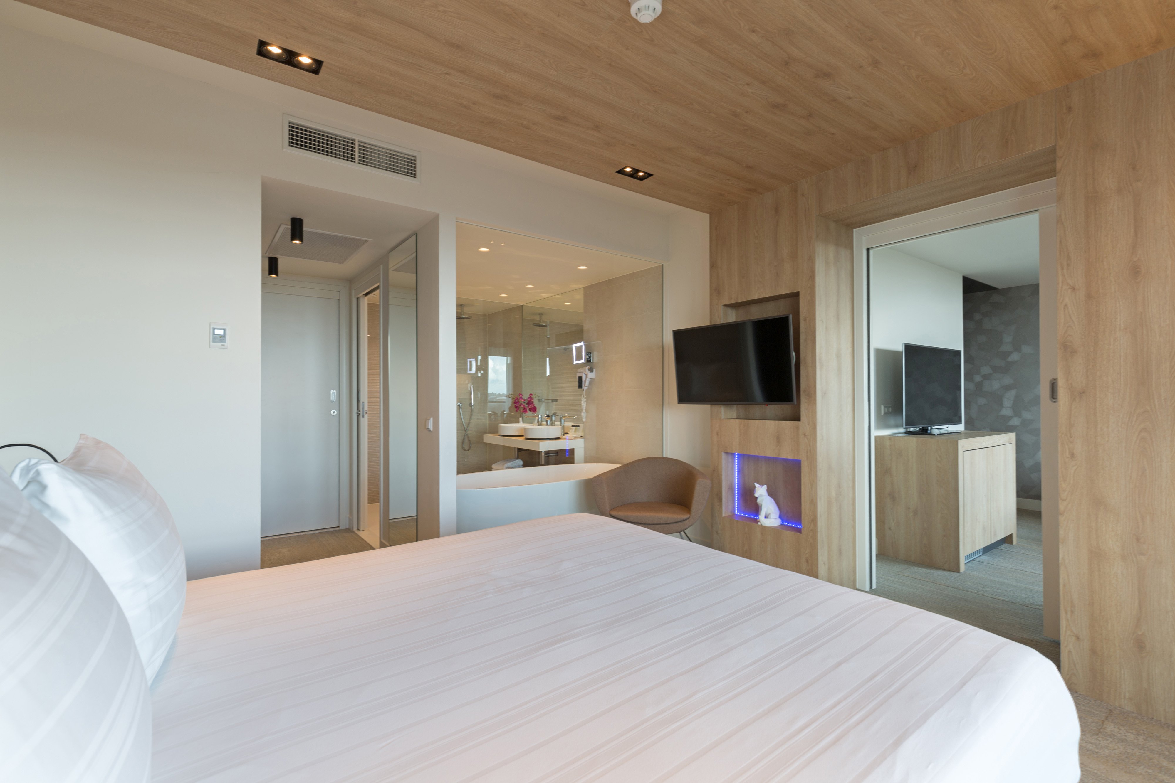 Corner Suite 1 King Bed