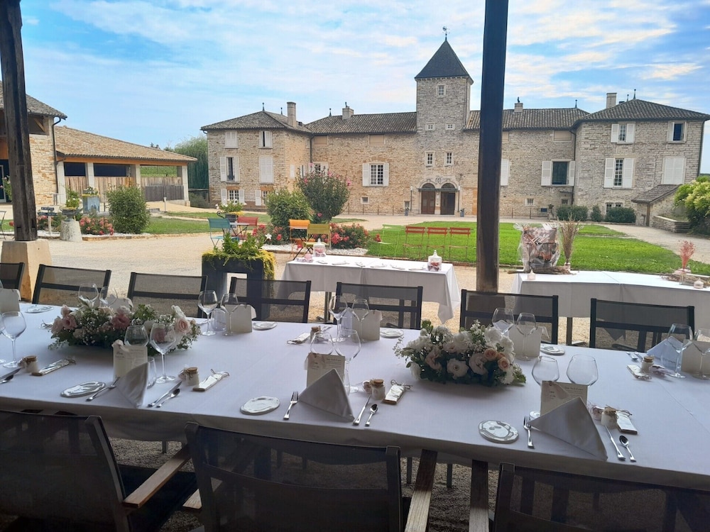 Le Chateau De Besseuil 42/58
