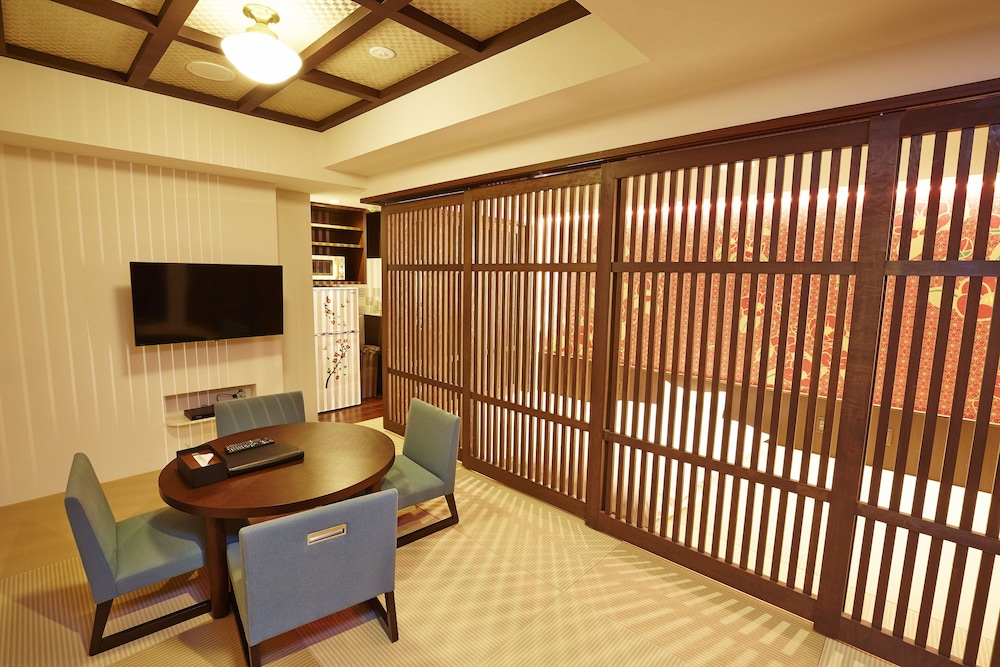 Sanrriott Kitahama 56/64