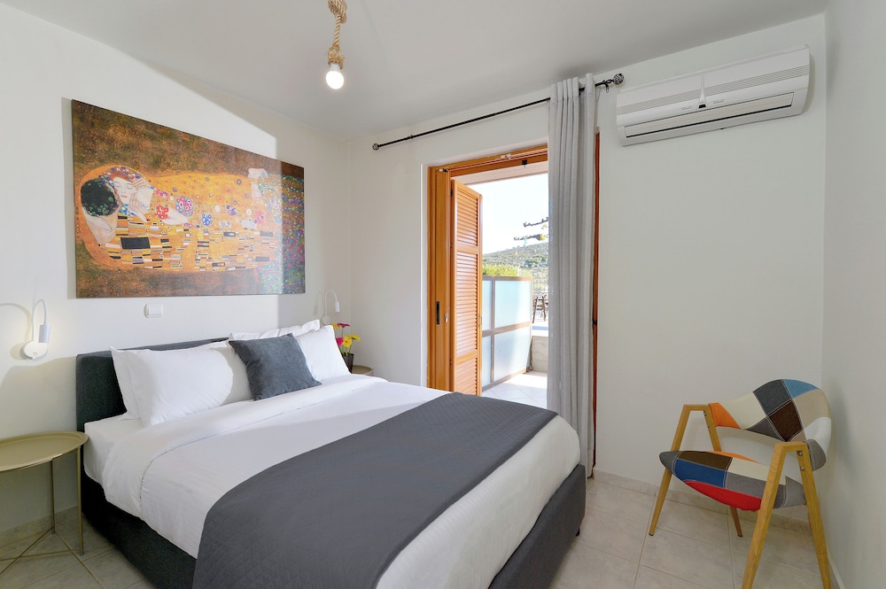 ID Holiday Living 18/72