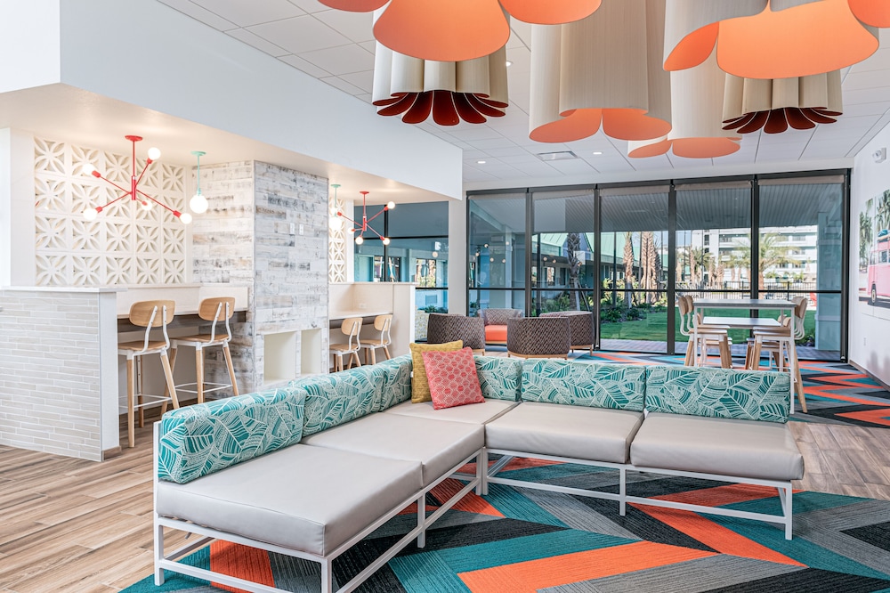 Beachside Hotel and Suites 30/43