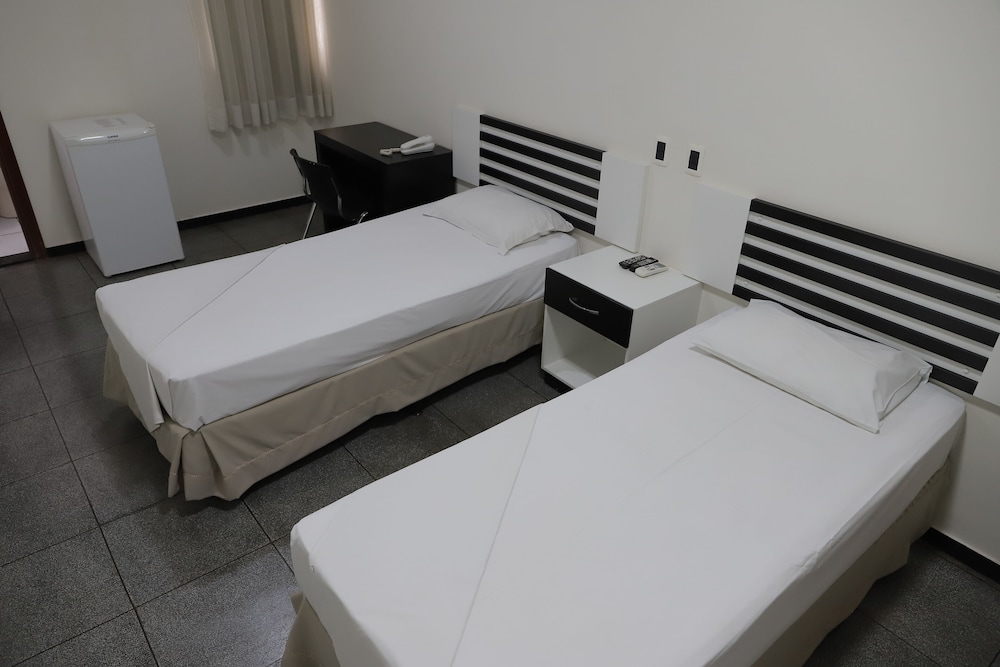 Oft Neves Hotel 9/37