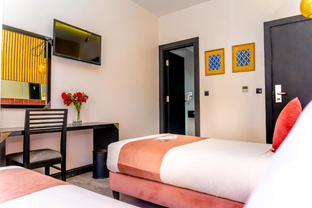 Hotel Les Ambassadeurs 16/35