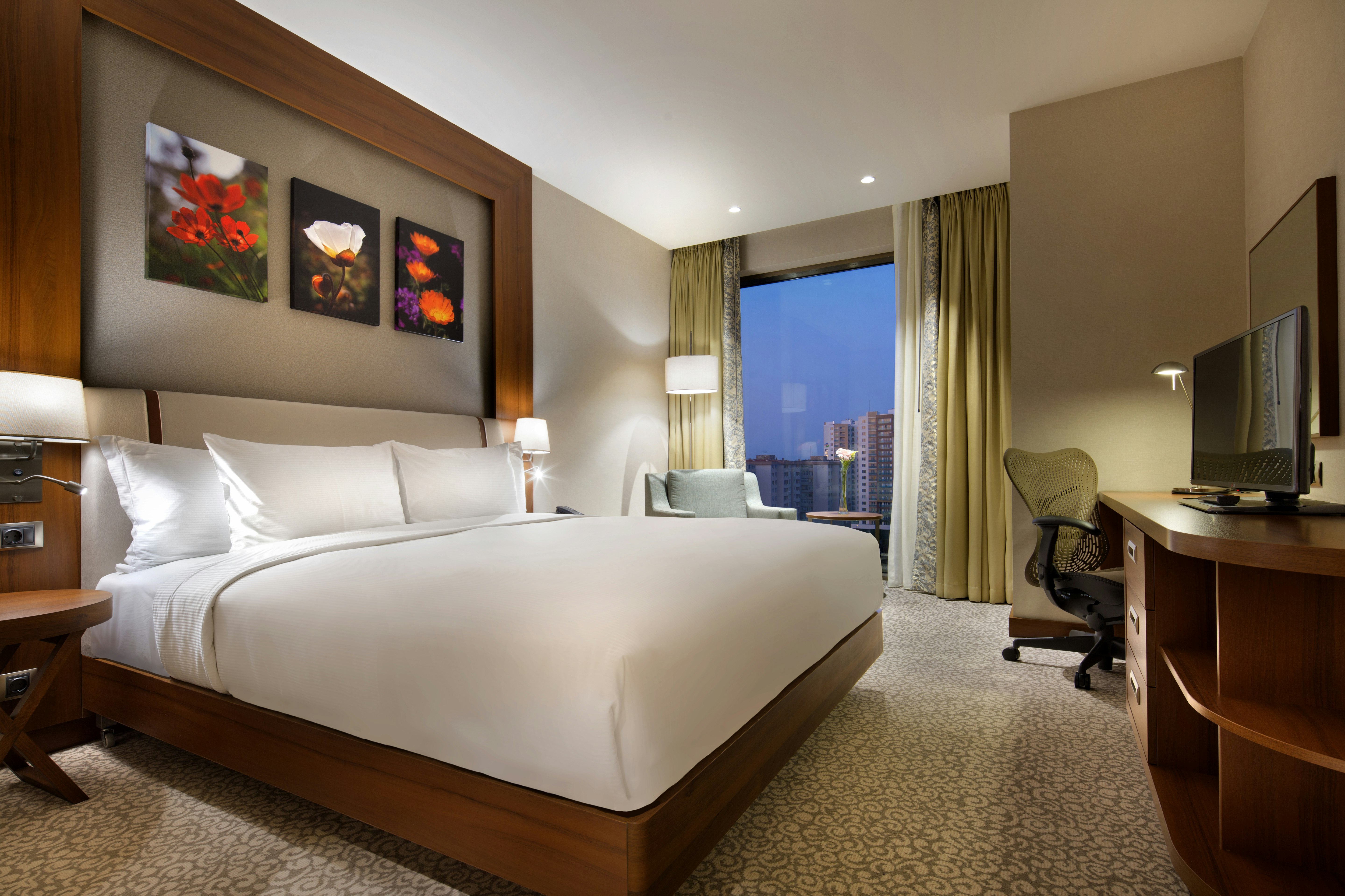 ROOM, KING BED