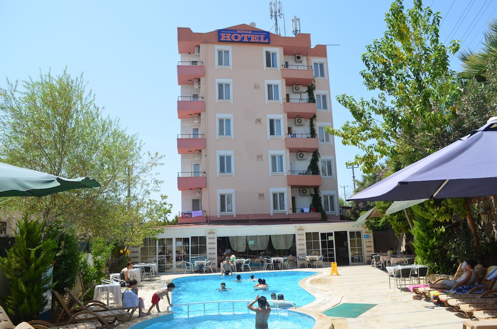 Megas Hotel 5/45