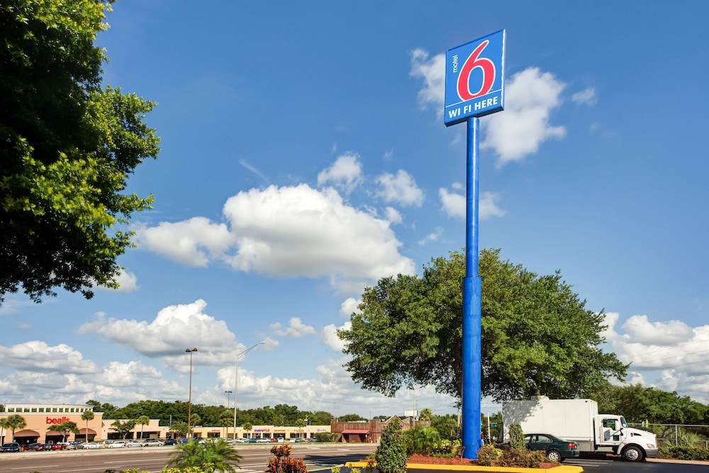 Motel6 Lakeland, FL 38/49