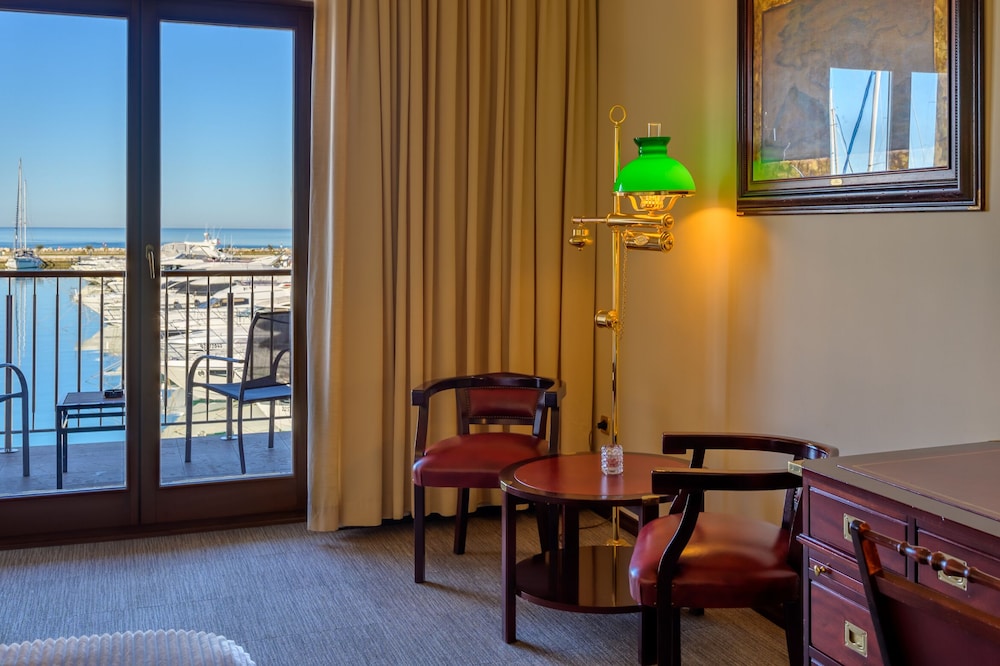 Hotel Nautica 46/72