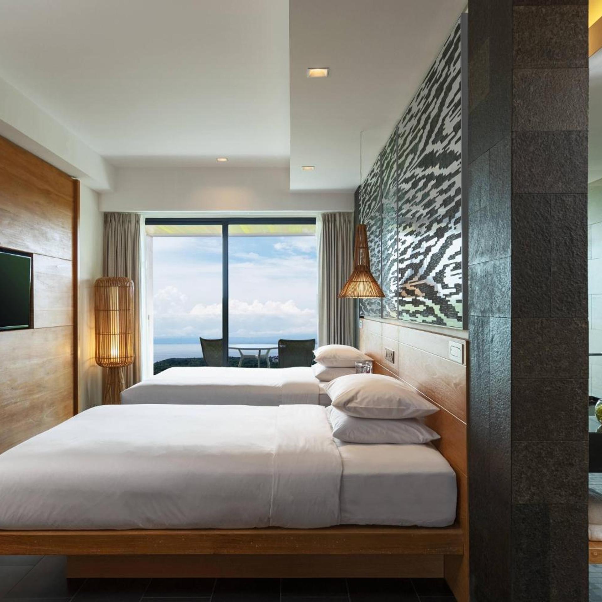 Ocean, Guest Room, Deluxe, Twin Beds, Balcony