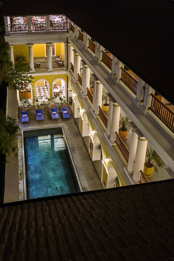 Palais De Mahe- Cgh Earth in PONDICHERRY