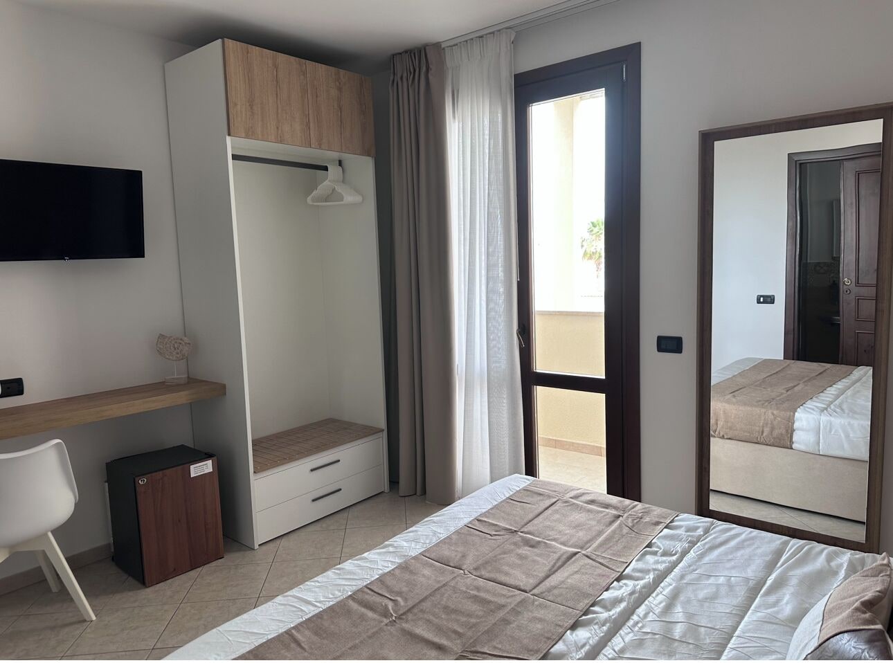 ROOM, DOUBLE BED, BALCONY
