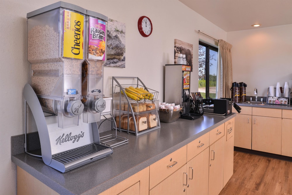 Americas Best Value Inn Missouri Valley 26/28