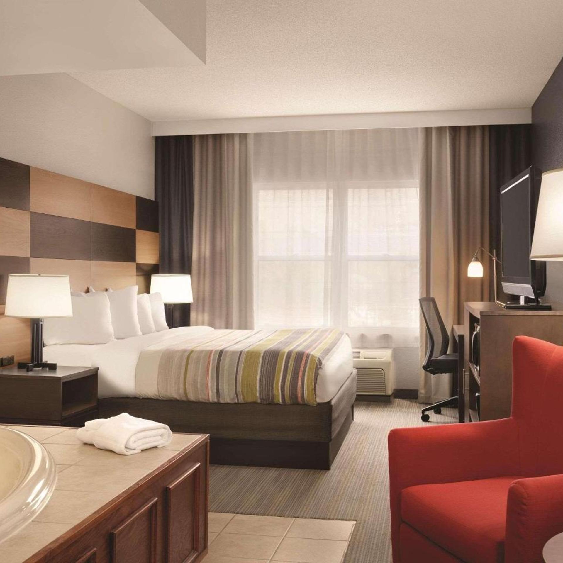 Room, King Bed, Jetted Tub