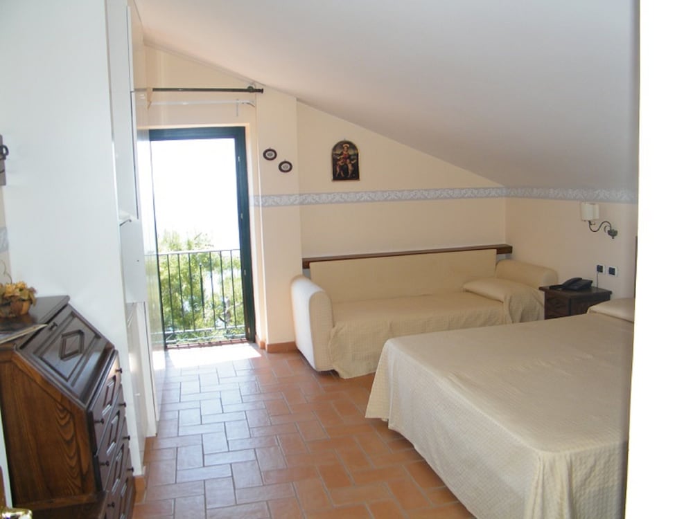 HOTEL VILLA DELLE MERAVIGLIE 17/67