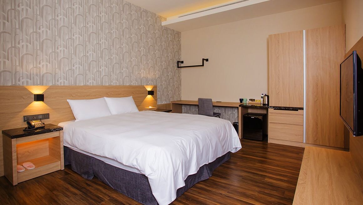 STANDARD, KING BED