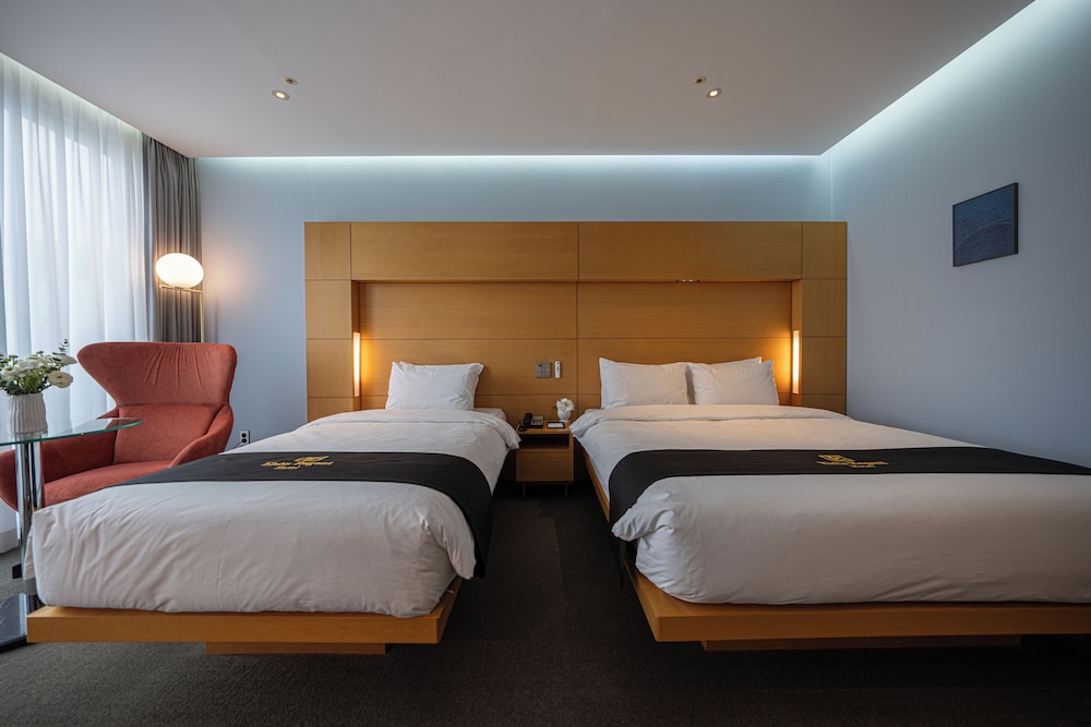 Deluxe, 1 Double and 1 Single Bed, New Wing
