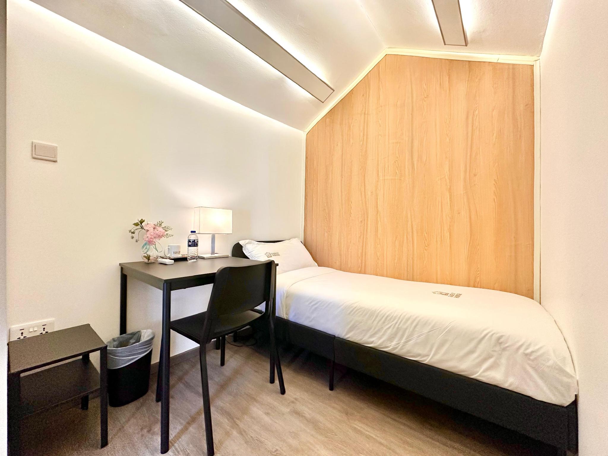 Pod, Shared Bathroom