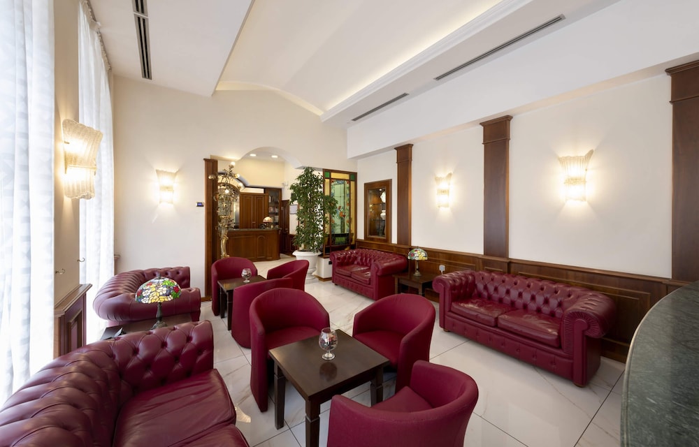 Lancaster Hotel 51/72