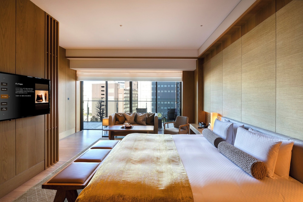 Heritage, Junior Suite, King Bed, Balcony, Smoking