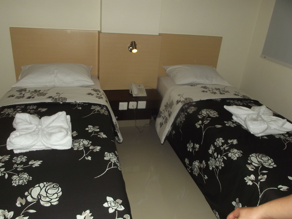 Manado Inn Hotel 10/17