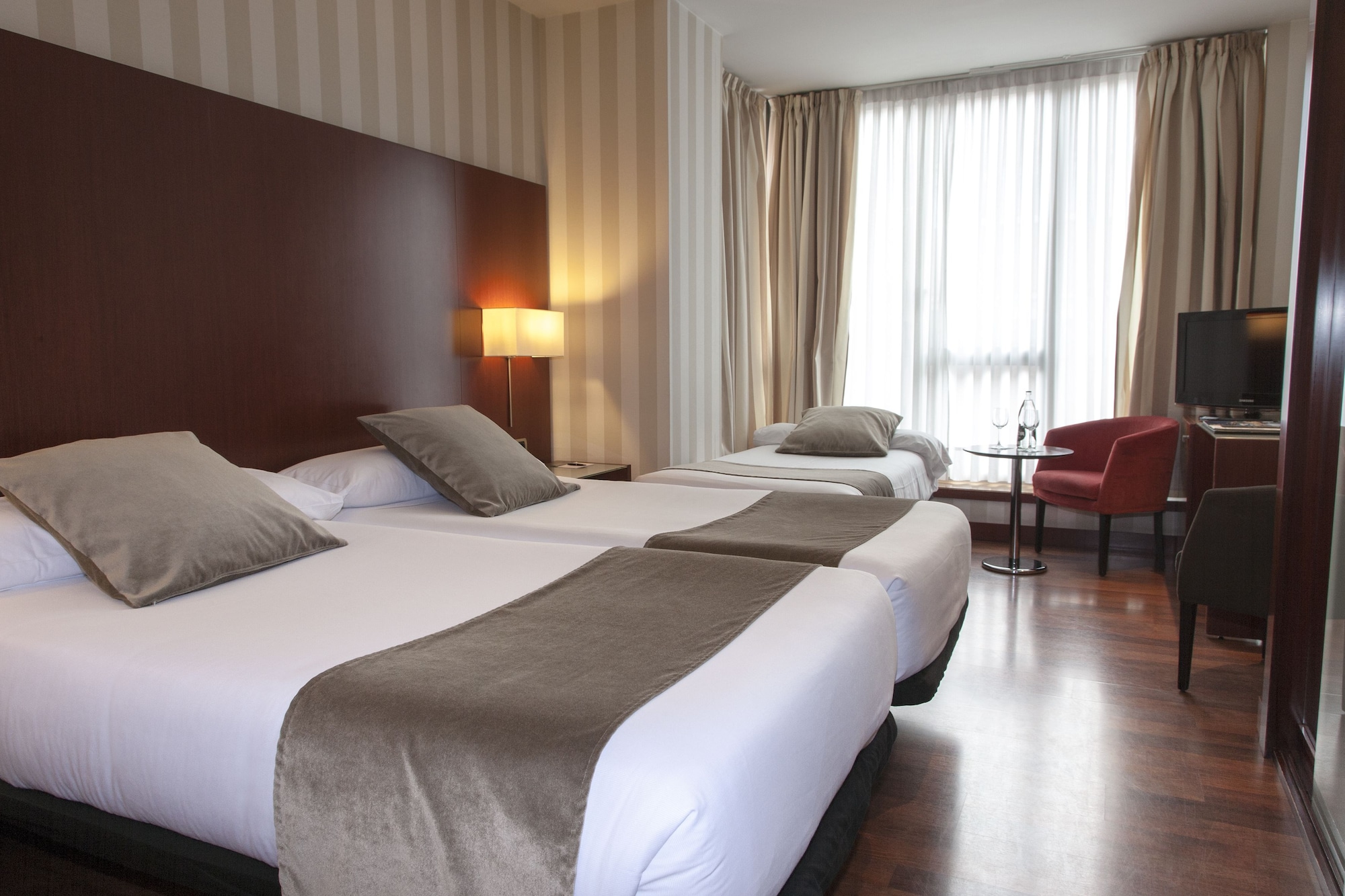 ROOM, DOUBLE BED, WITH EXTRA BED