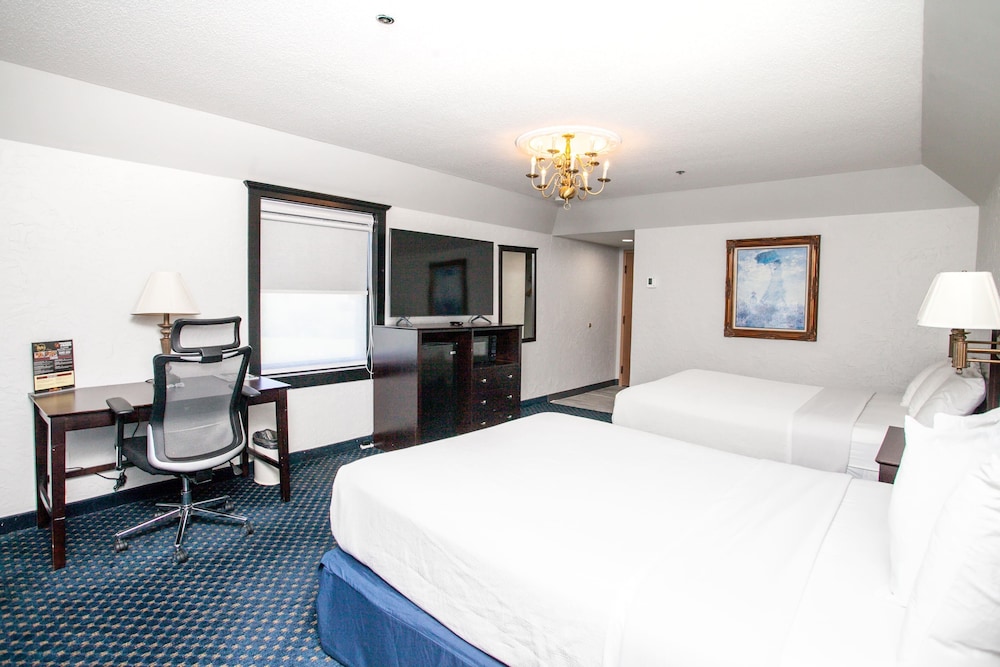Deluxe, 2 Queen Beds