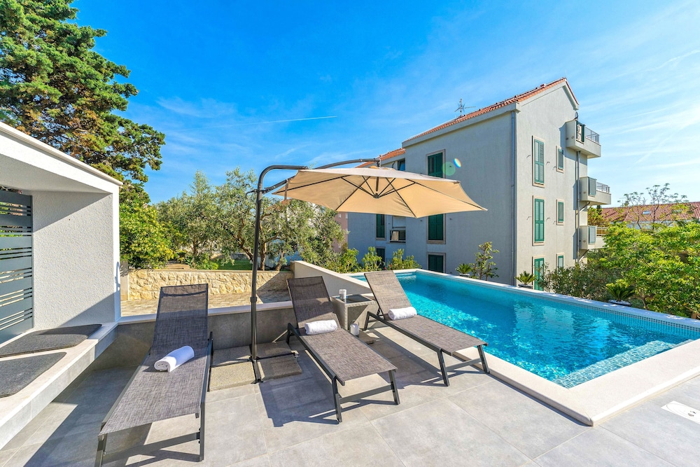 Summer Breeze Apartments 34/45